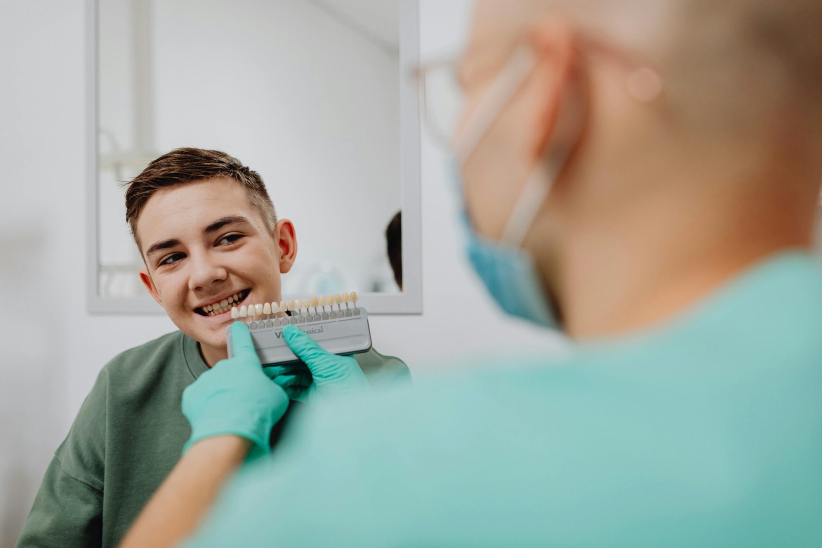 Zirconia vs. Porcelain Crowns: Which Is the Right Choice for You?